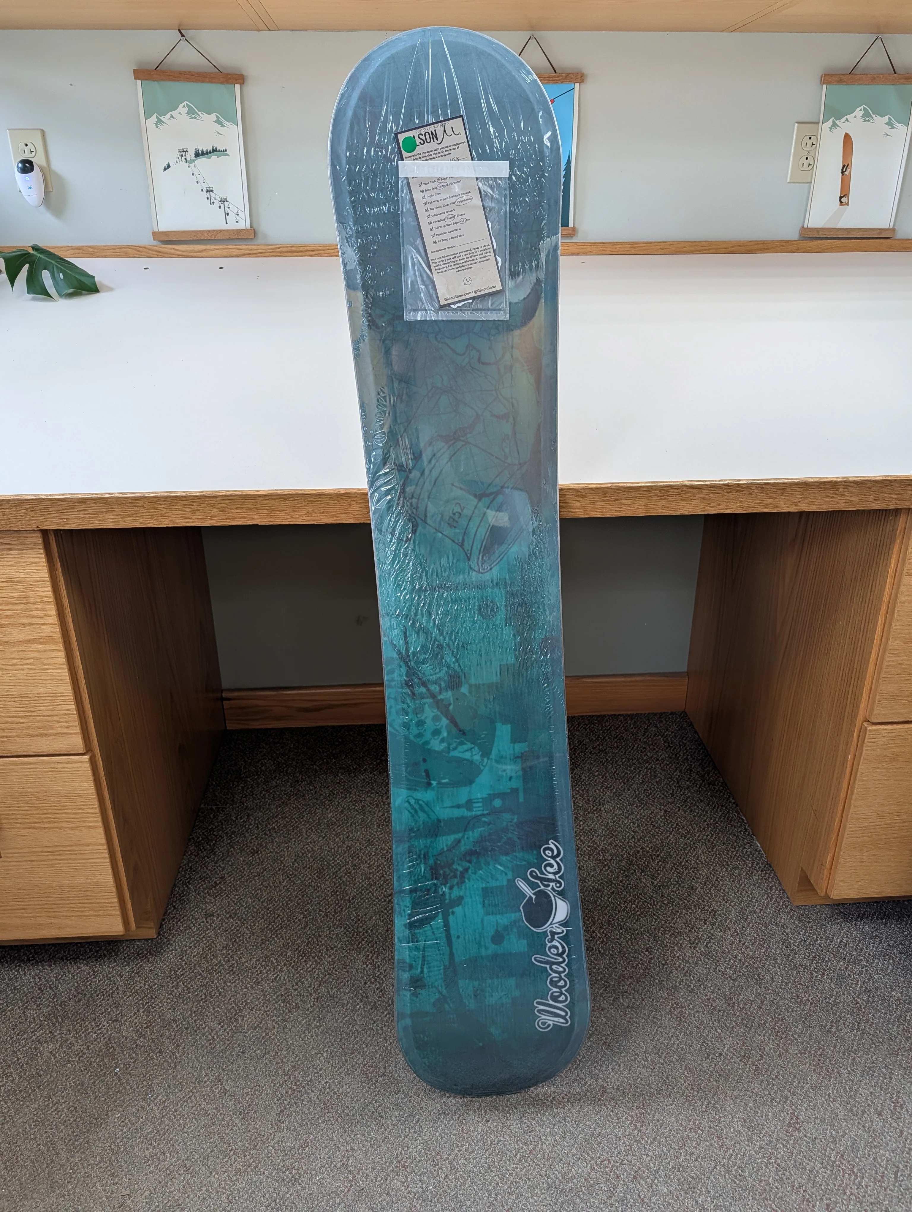 Closeout 4128 - Philly Special 155 Snowboard, Green (NEW, slight topcoat chip) - Image 2